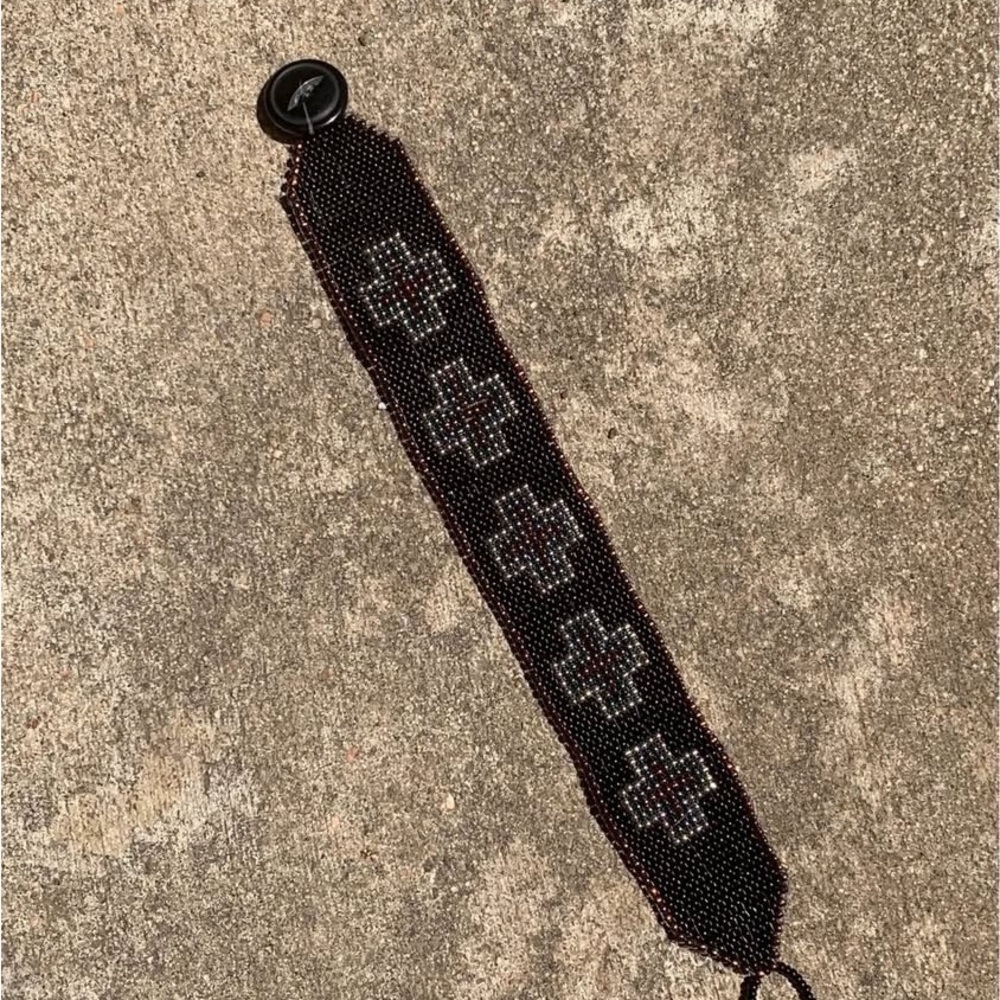 NWOT Handmade ‘Cross’ Seed Bead Bracelet - 8.25”